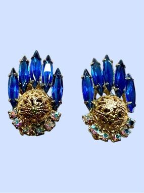 Juliana Clip Earrings Vintage 1960’s‎ D&E Sapphire Blue Aurora Borealis Gold